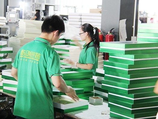 鄭州包裝盒廠家告訴你如何避免包裝色差呢？